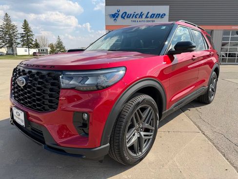 New 2026 Ford Explorer ST-Line w/ ST-Line Street Pack AWD/4WD image 1