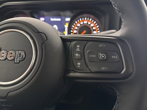 New 2025 Jeep Gladiator Mojave w/ Convenience Group image 15