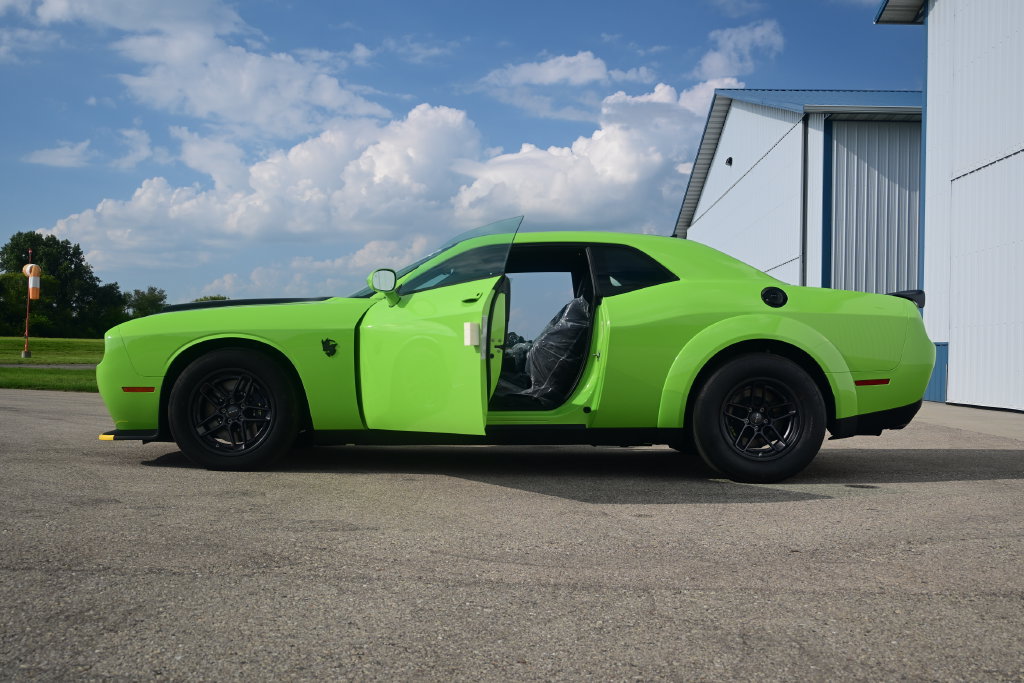 Used 2023 Dodge Challenger SRT Hellcat Redeye RWD image 9