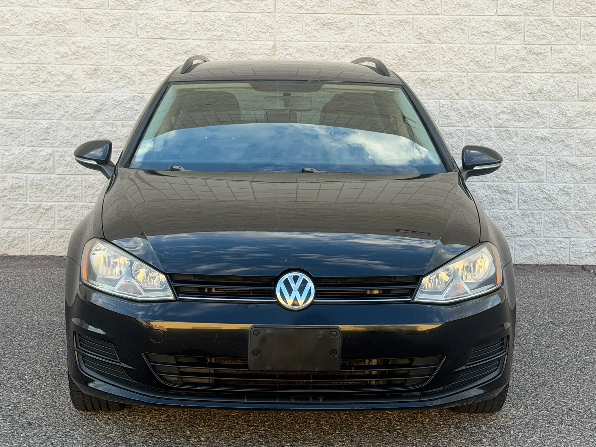 Used 2015 Volkswagen Golf TDI S FWD image 2