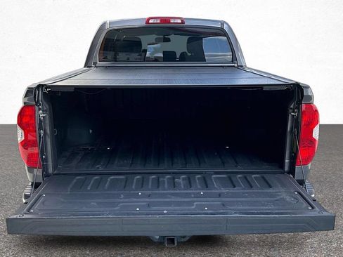 Used 2016 Toyota Tundra SR5 w/ SR5 Upgrade Package AWD/4WD image 8