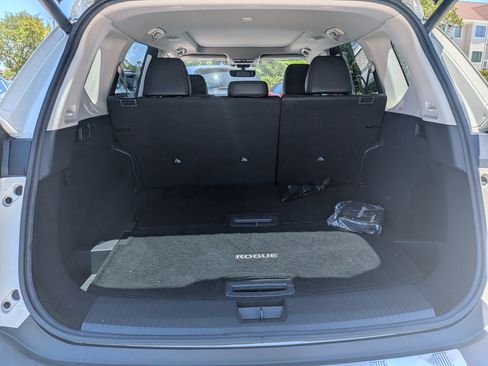 Used 2022 Nissan Rogue Platinum w/ Head-Up Display Package FWD image 12