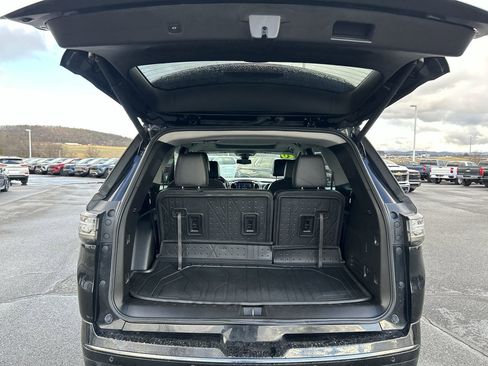 Used 2020 Chevrolet Traverse Premier w/ Redline Edition image 16