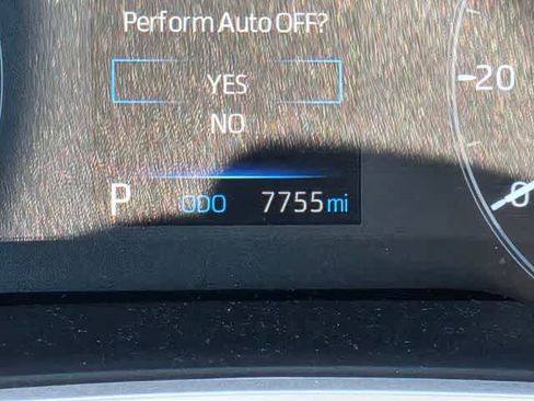 Used 2025 Toyota Corolla SE FWD image 8