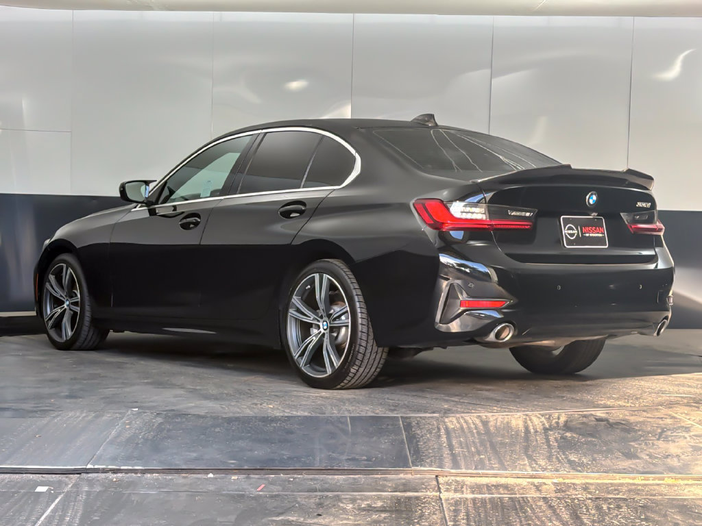 Used 2022 BMW 330i Sedan w/ Driving Assistance Package RWD image 5
