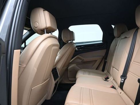 Used 2020 Porsche Cayenne AWD/4WD image 11