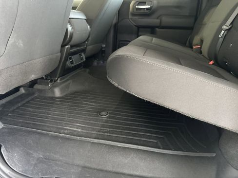 Used 2021 Chevrolet Silverado 2500 Custom w/ Custom Value Package image 29