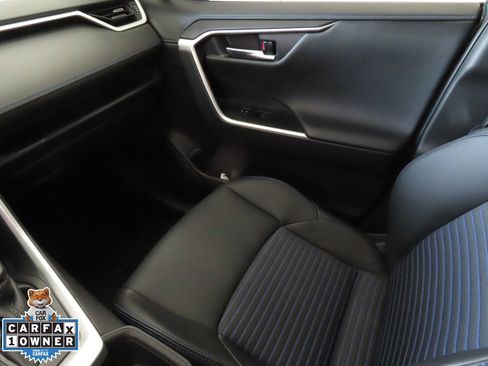 Used 2025 Toyota RAV4 XSE image 21