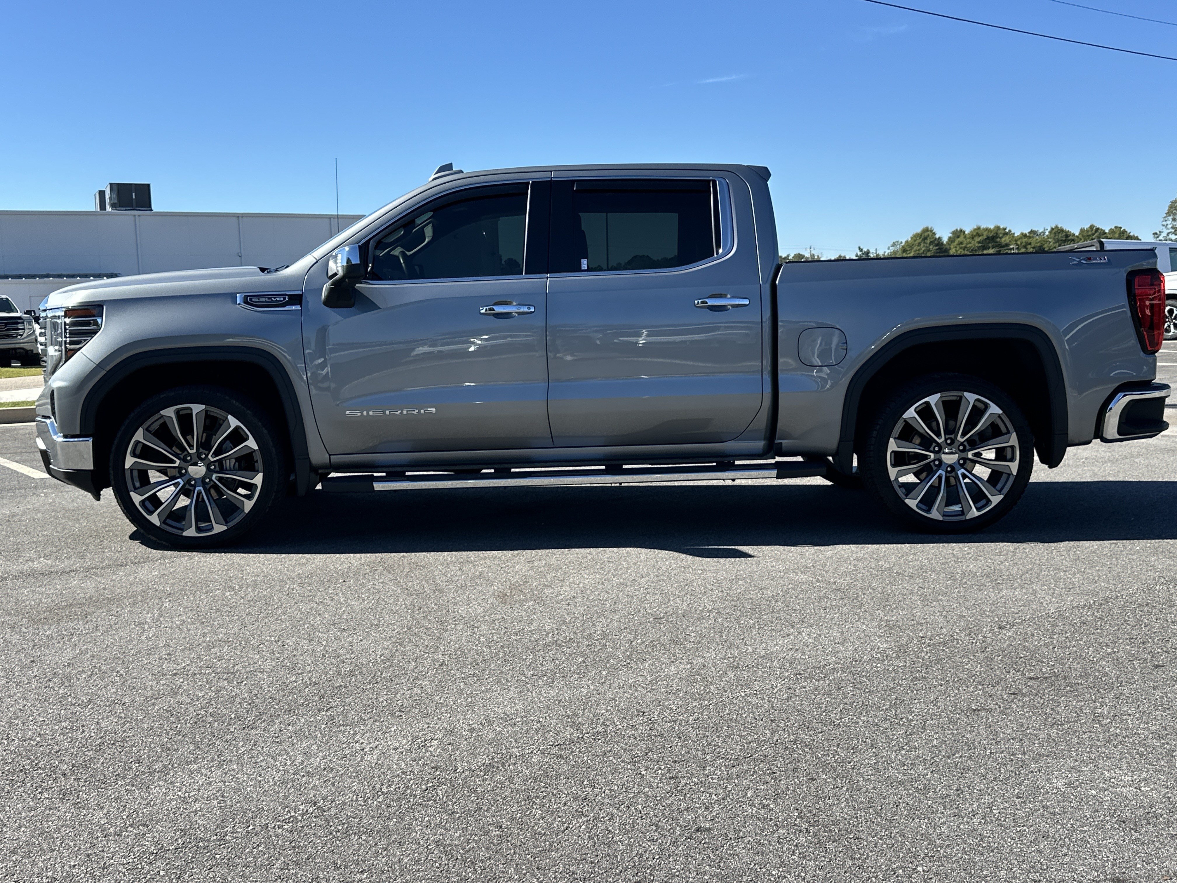 Certified 2023 GMC Sierra 1500 SLT w/ SLT Premium Package AWD/4WD image 9