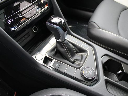 New 2026 Volkswagen Taos SEL AWD/4WD image 17