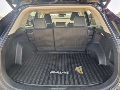 Used 2022 Toyota RAV4 XLE Premium AWD/4WD image 21