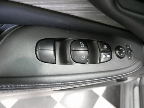 Used 2017 Nissan Murano S image 14