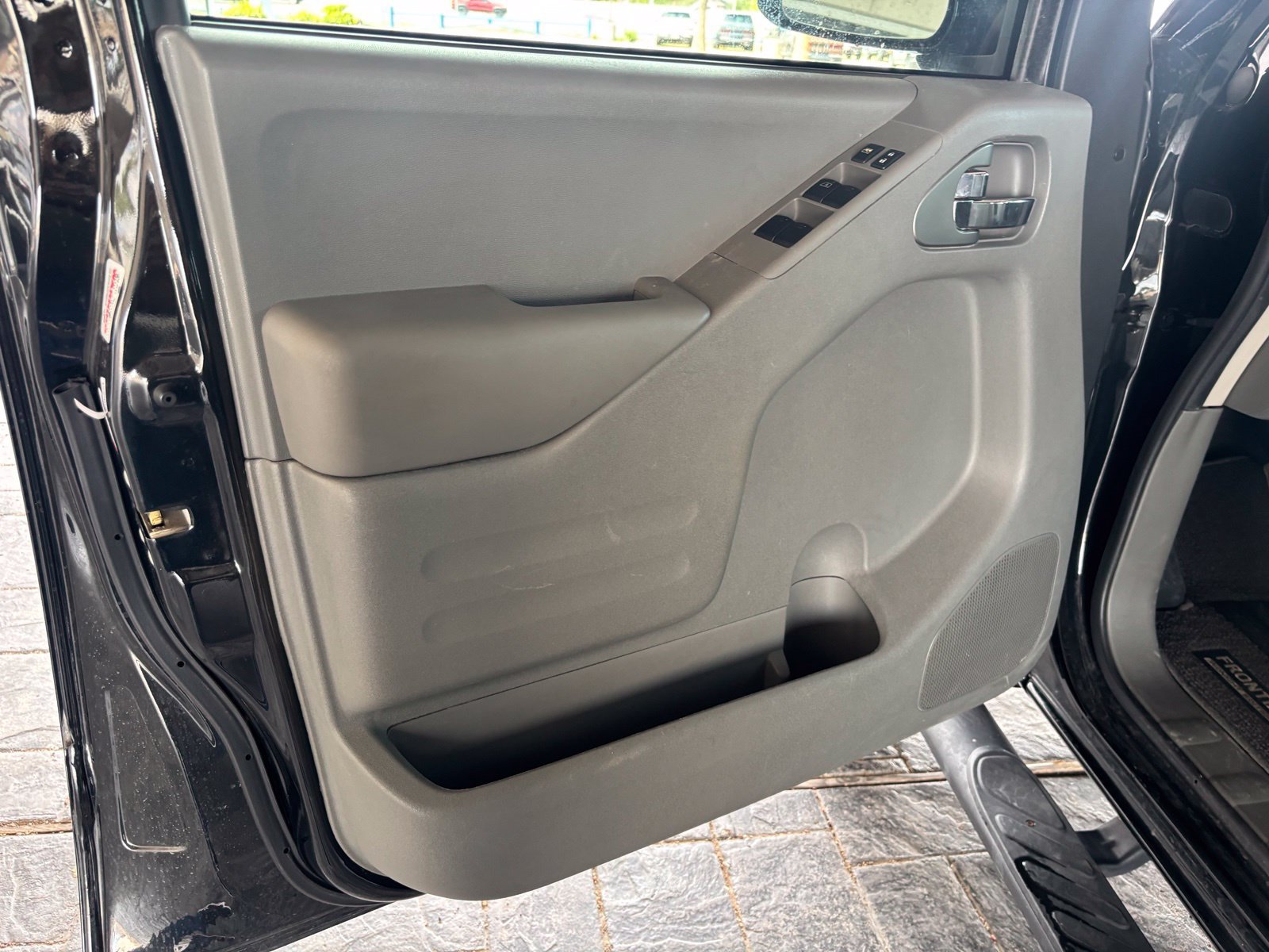Used 2020 Nissan Frontier SV w/ Midnight Edition Floor Mats RWD image 8