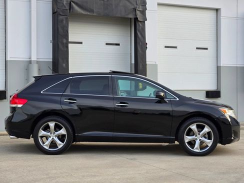 Used 2011 Toyota Venza AWD w/ Premium Pkg #2 image 9