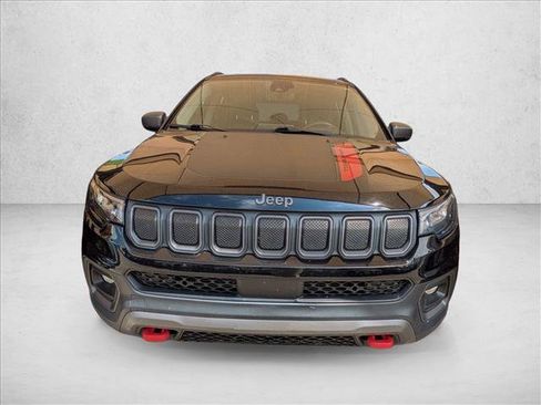 Used 2022 Jeep Compass Trailhawk w/ Trailhawk Convenience Group AWD/4WD image 2