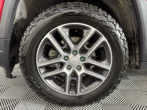 Used 2019 Jeep Compass Latitude w/ Popular Equipment Group image 40