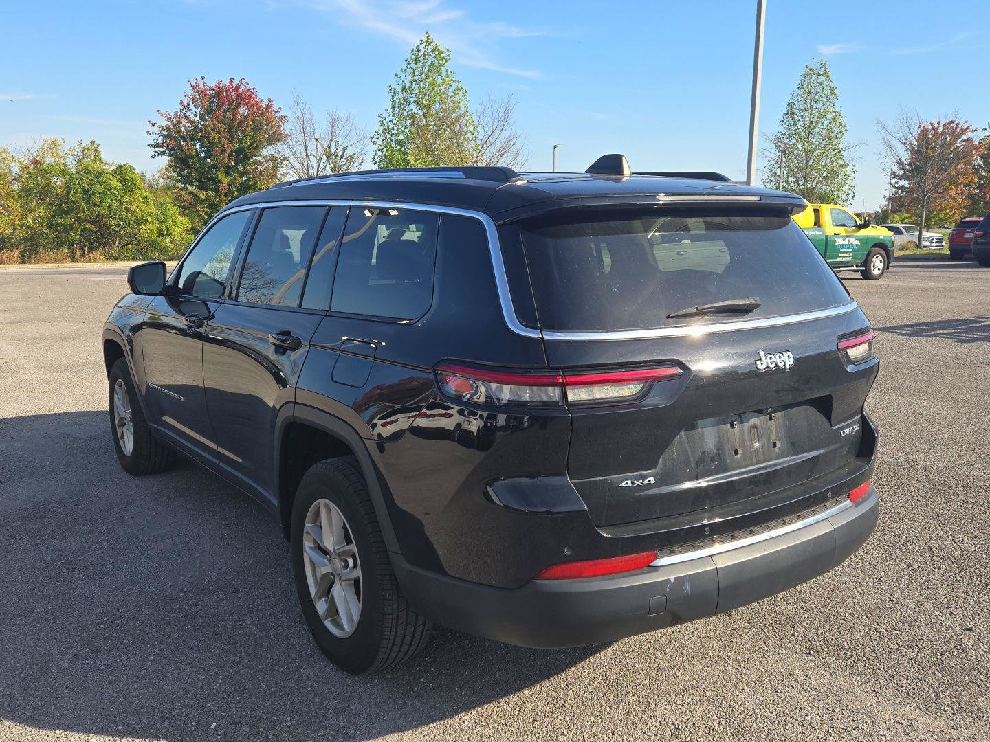 Used 2023 Jeep Grand Cherokee L Laredo w/ Luxury Tech Group I AWD/4WD image 5