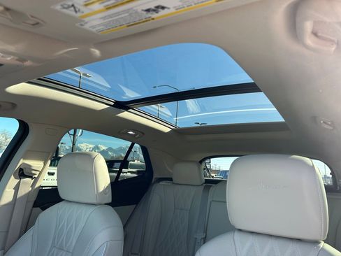 Used 2023 Buick Envision Avenir image 31