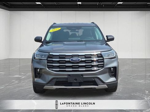 Used 2025 Ford Explorer Active w/ Active Comfort Package AWD/4WD image 8