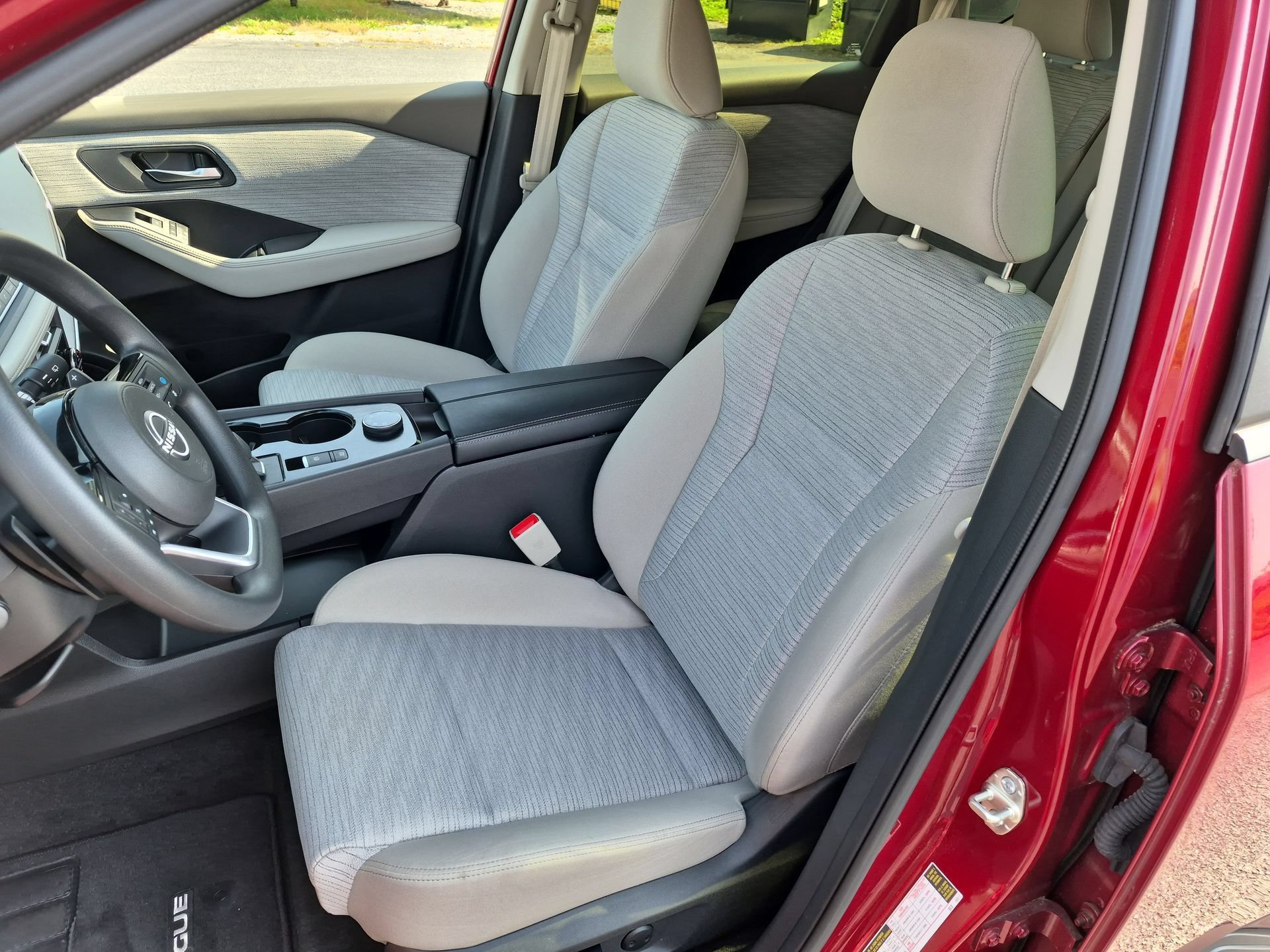 Used 2023 Nissan Rogue SV AWD/4WD image 18