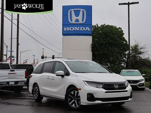 Certified 2026 Honda Odyssey EX-L image 1