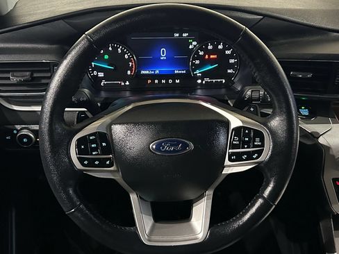Used 2021 Ford Explorer XLT w/ Equipment Group 202A AWD/4WD image 78