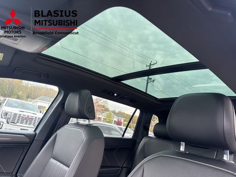 Used 2023 Volkswagen Tiguan SE R-Line AWD/4WD image 37