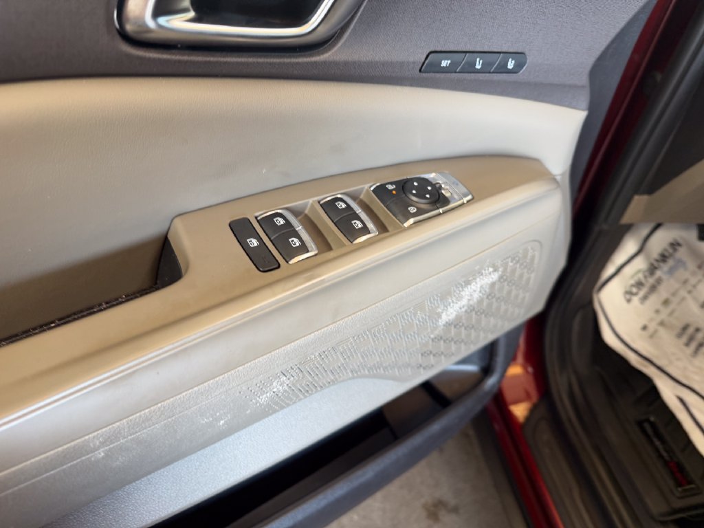 Used 2025 Kia Carnival SX FWD image 11