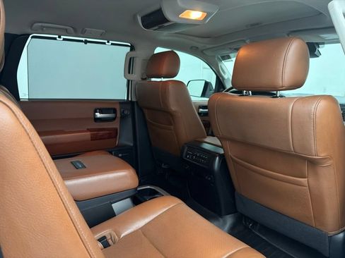 Used 2021 Toyota Sequoia Platinum RWD image 30