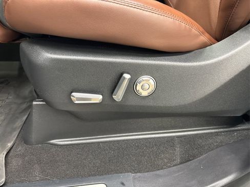 Used 2025 Lincoln Navigator L Reserve image 40