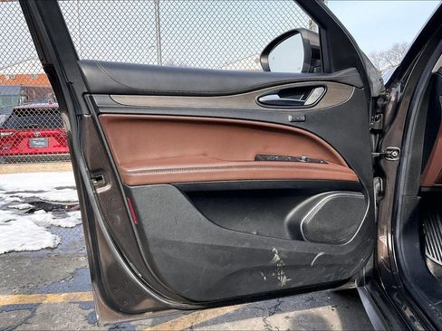 Used 2018 Alfa Romeo Stelvio Ti Lusso image 21