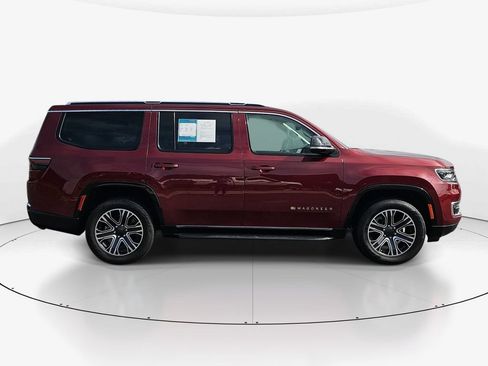 Used 2024 Jeep Wagoneer Series II w/ Flexible Seating Group RWD image 5