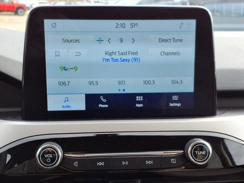 Certified 2020 Ford Escape SE image 17