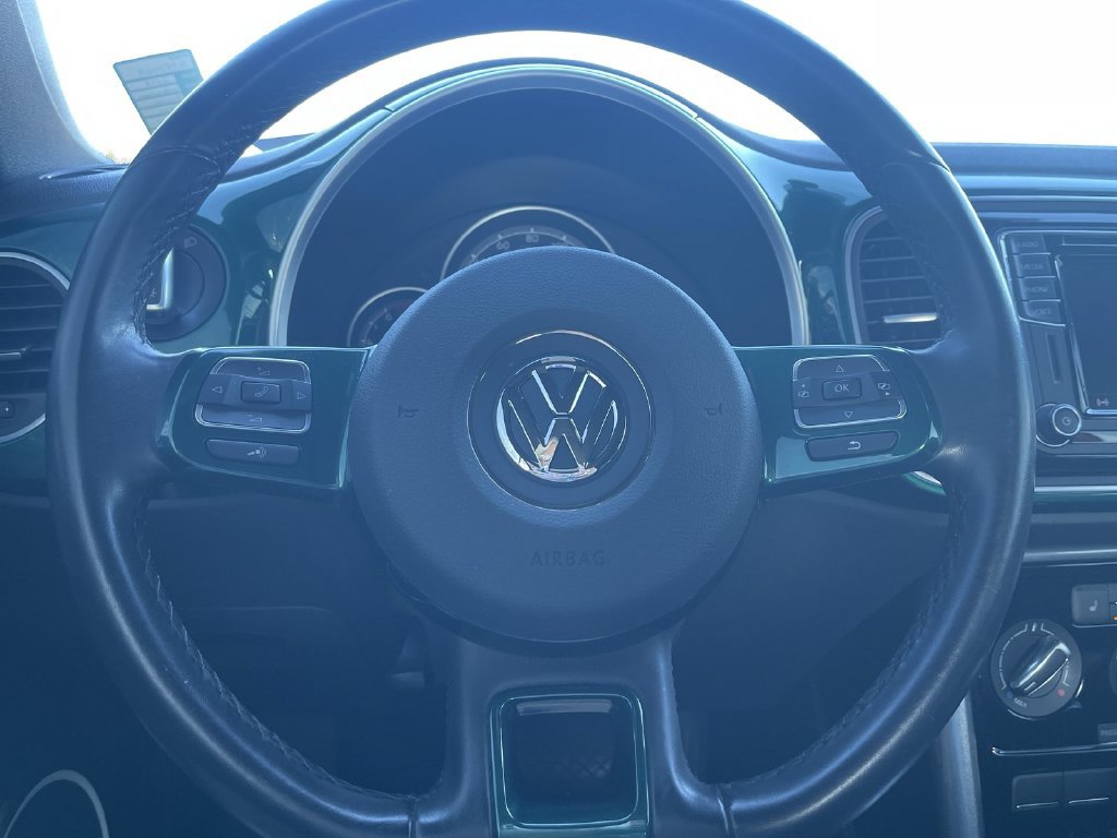 Used 2018 Volkswagen Beetle 2.0T S w/ Style & Comfort Package FWD image 8