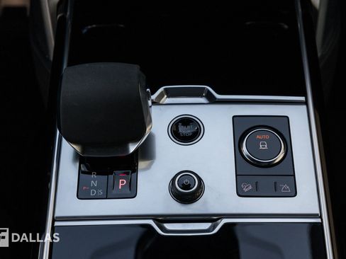 Used 2023 Land Rover Range Rover SE image 29