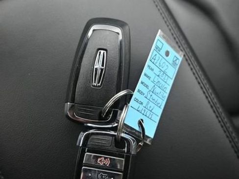 Used 2023 Lincoln Nautilus AWD w/ Premium Package image 19