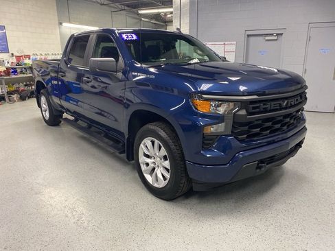 Used 2023 Chevrolet Silverado 1500 Custom image 1