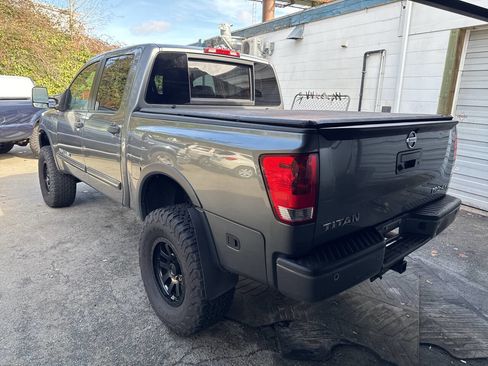 Used 2015 Nissan Titan PRO-4X image 3