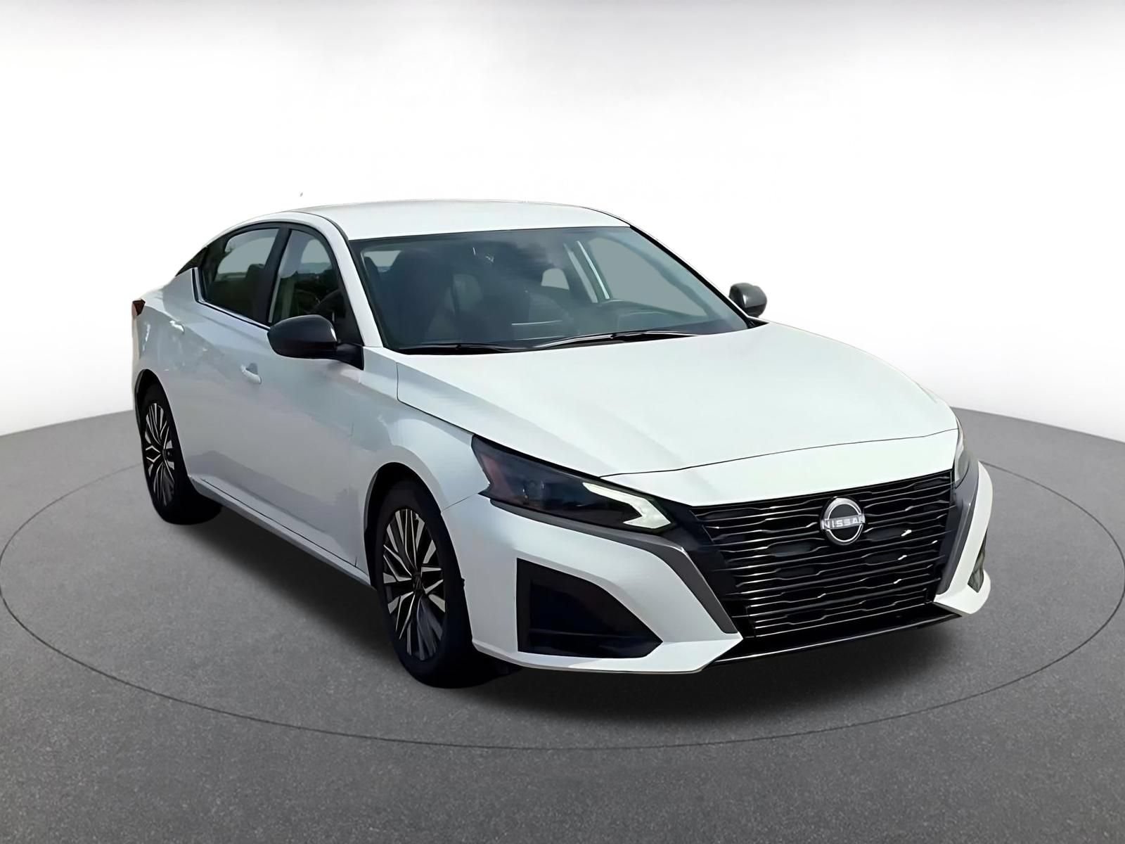Used 2026 Nissan Altima 2.5 SV FWD image 3
