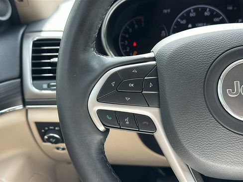 Used 2019 Jeep Grand Cherokee Limited AWD/4WD image 16