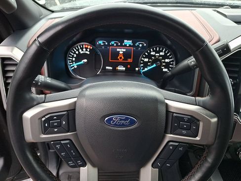 Certified 2022 Ford F350 Platinum w/ FX4 Off-Road Package AWD/4WD image 21