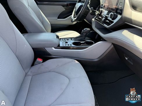 Used 2023 Toyota Highlander L AWD/4WD image 30