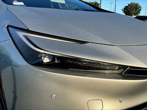 Used 2023 Toyota Prius XLE image 28