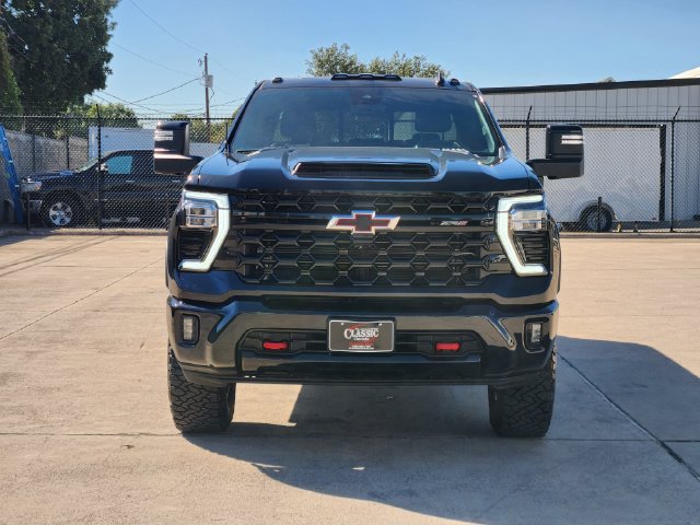 Used 2024 Chevrolet Silverado 2500 ZR2 w/ Technology Package AWD/4WD image 9