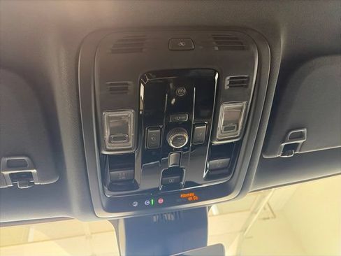 New 2026 Chevrolet Suburban High Country AWD/4WD image 26
