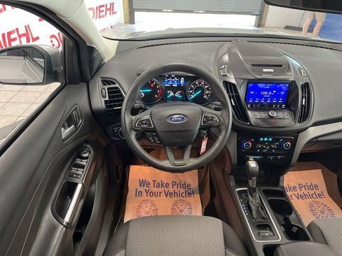 Used 2017 Ford Escape SE w/ Equipment Group 201A FWD image 28
