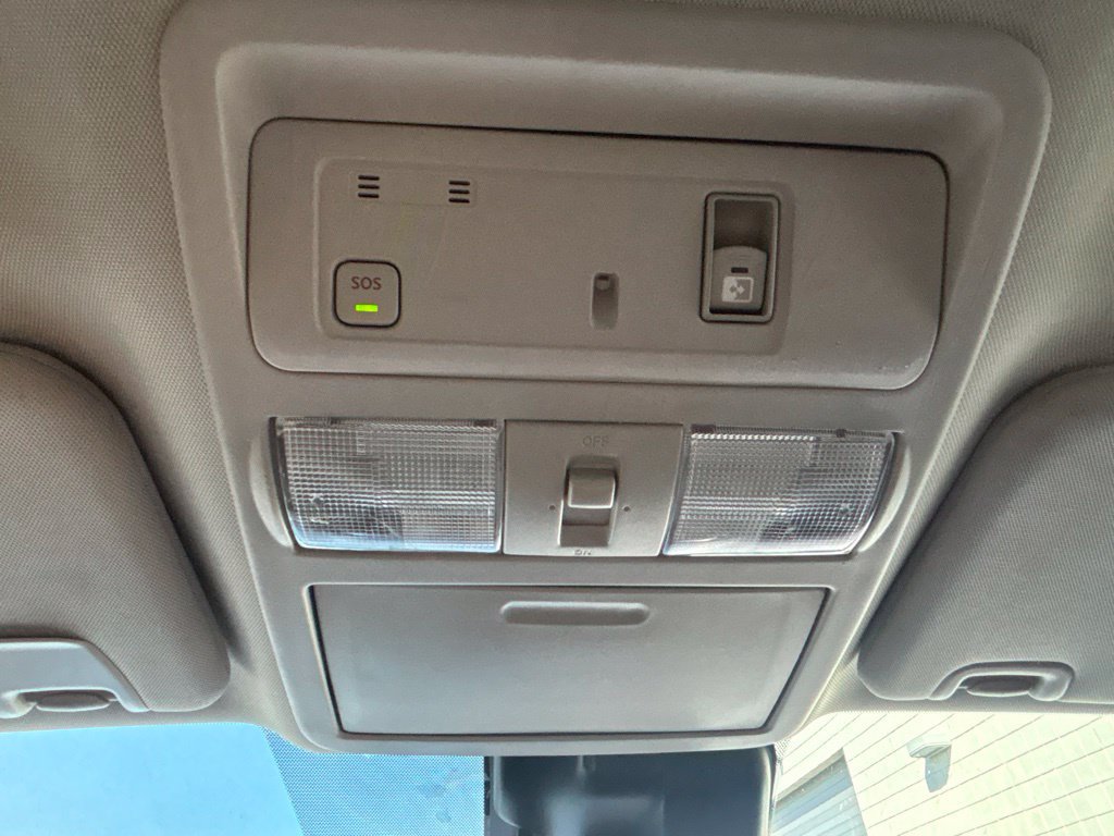Used 2021 Nissan Titan SV w/ SV Convenience Package RWD image 17