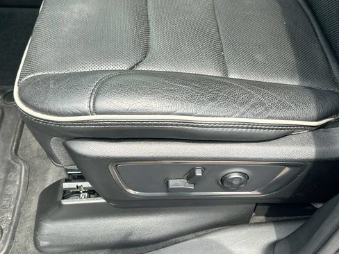 Used 2020 RAM 1500 Limited AWD/4WD image 9