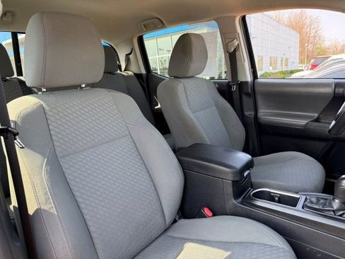 Used 2020 Toyota Tacoma SR w/ SR Convenience Package RWD image 24
