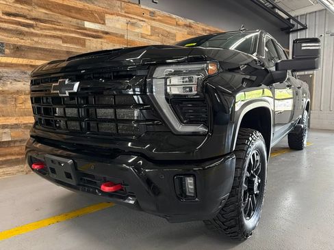 Used 2025 Chevrolet Silverado 3500 LTZ w/ LTZ Plus Package AWD/4WD image 12